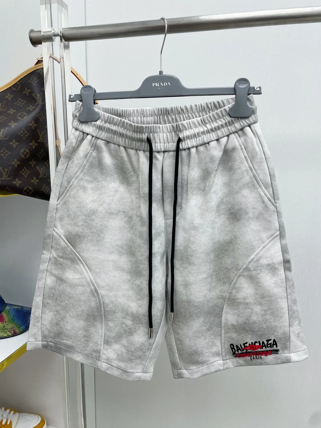 Bal Paris 2026 spring and summer New Arrival embroidered printed BB letters brand LOGO casual shorts DD official website for sale simultaneously. Brand Classic LOGO casual pants, customized fabrics, excellent comfort and strong touch. Highly recognisable, perfect appearance and craftsmanship. Size:M-3XL